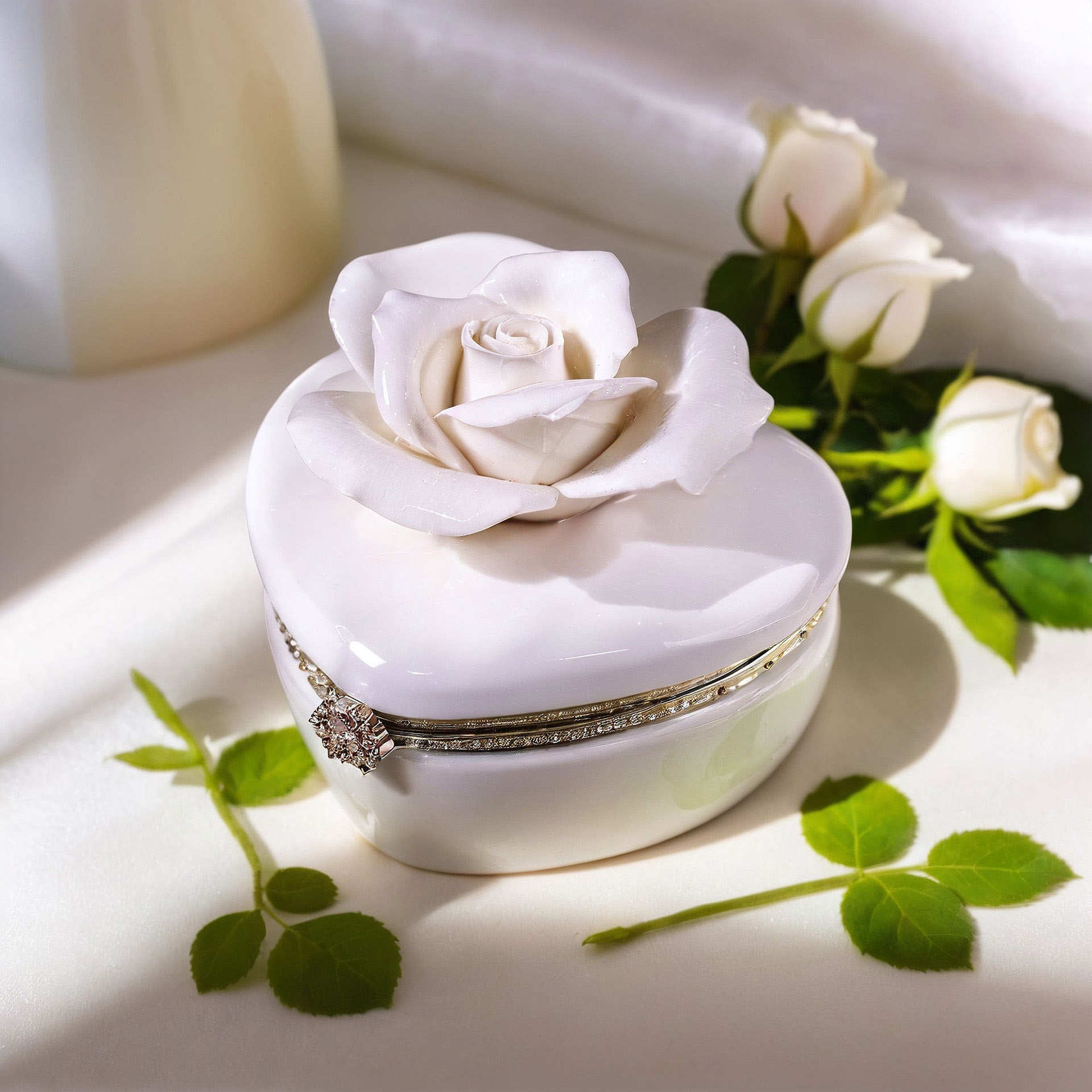 tootefotostuudio.ee, ehtekarp, portselan, väikesed esemed, tootefoto, reklaamfoto