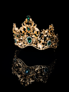 Kuldkroon. Tootefoto